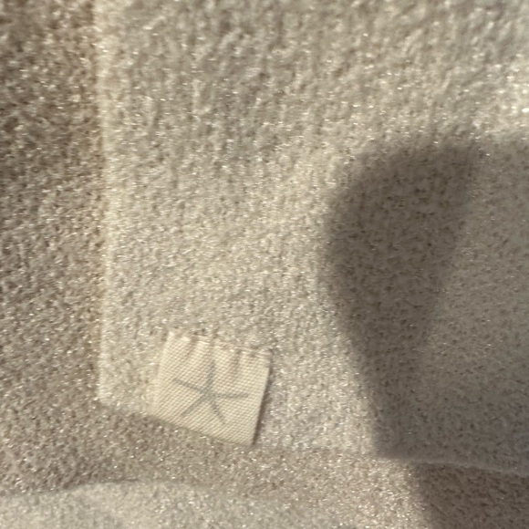 Barefoot Dreams CozyChic in the Wild Throw - Picture 5 of 6